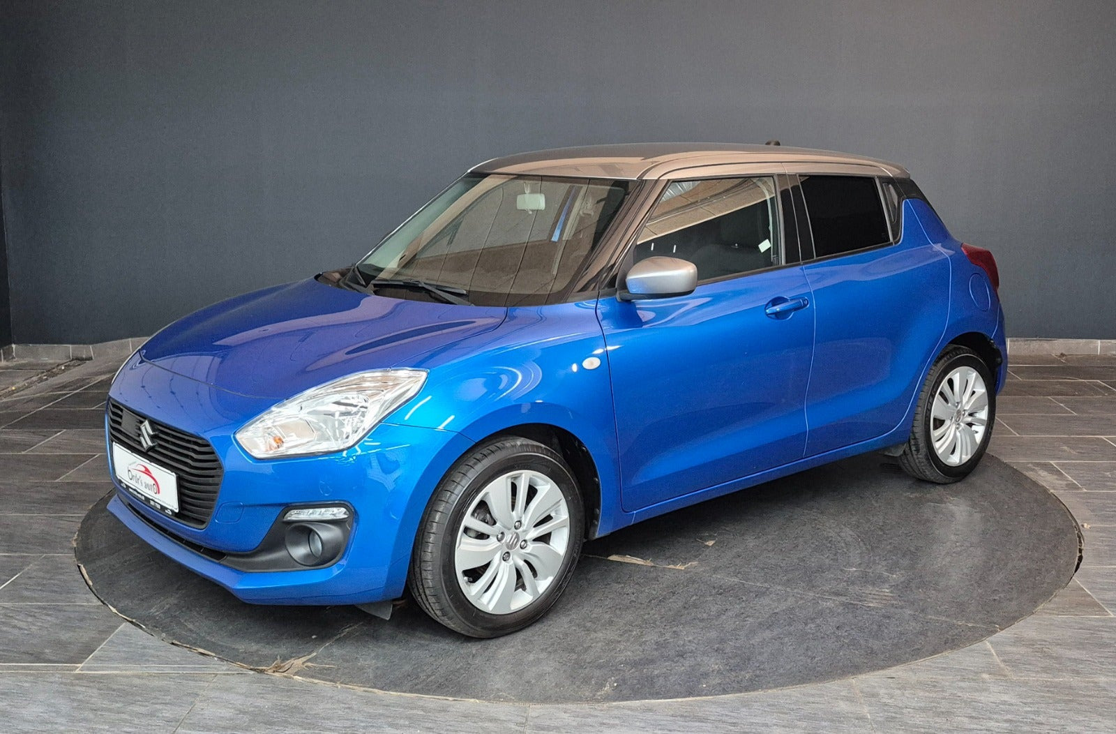 Blå Suzuki Swift fra 2019