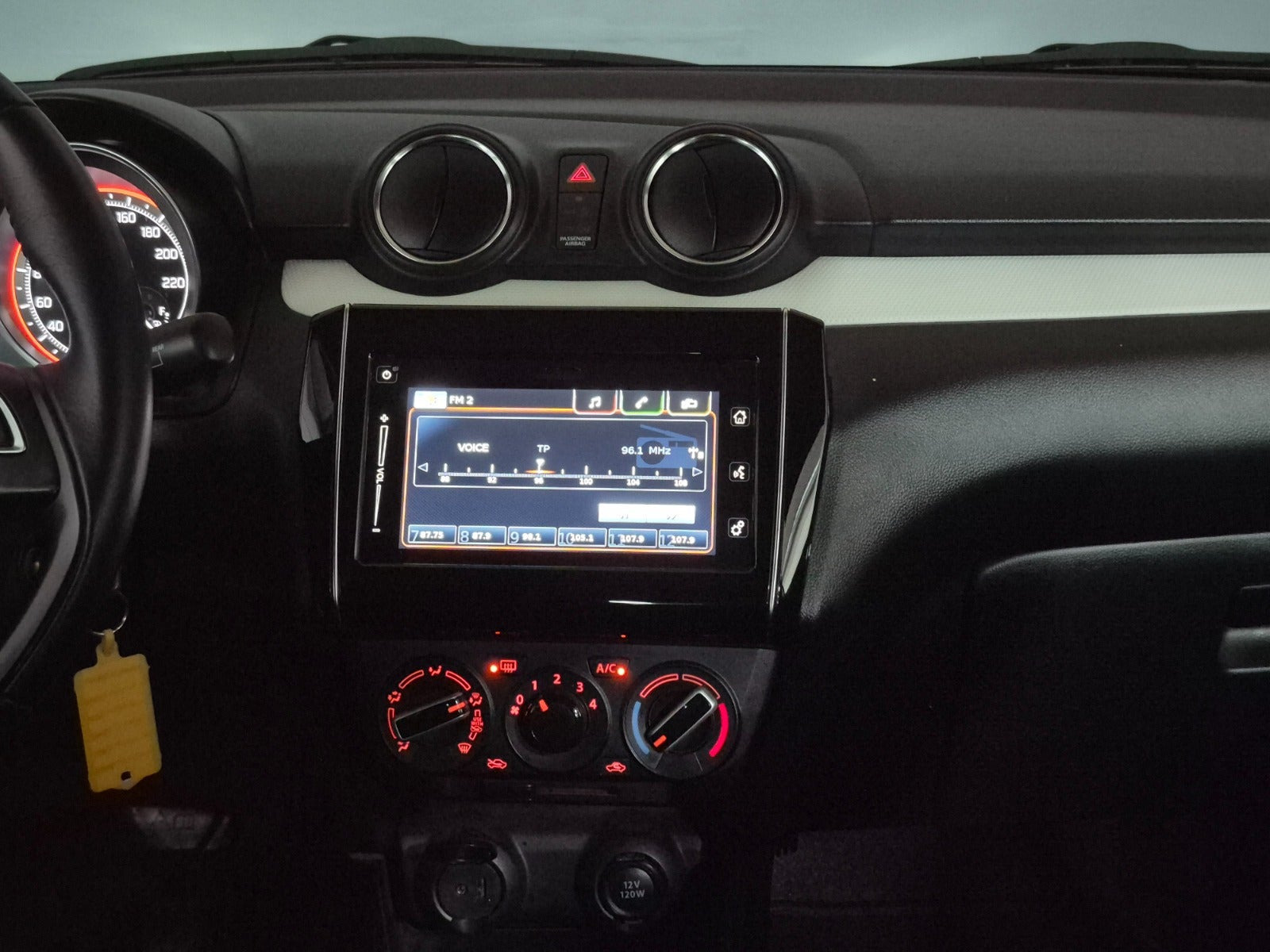 Blå Suzuki Swift fra 2019