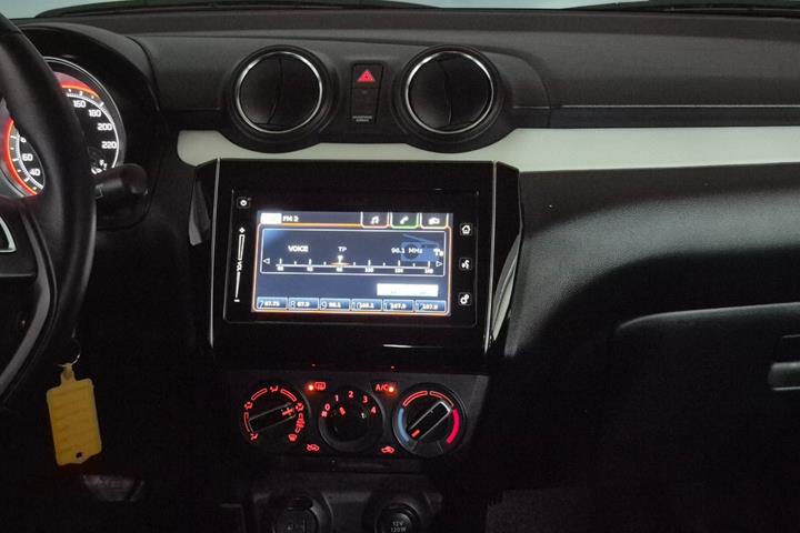 Blå Suzuki Swift fra 2019