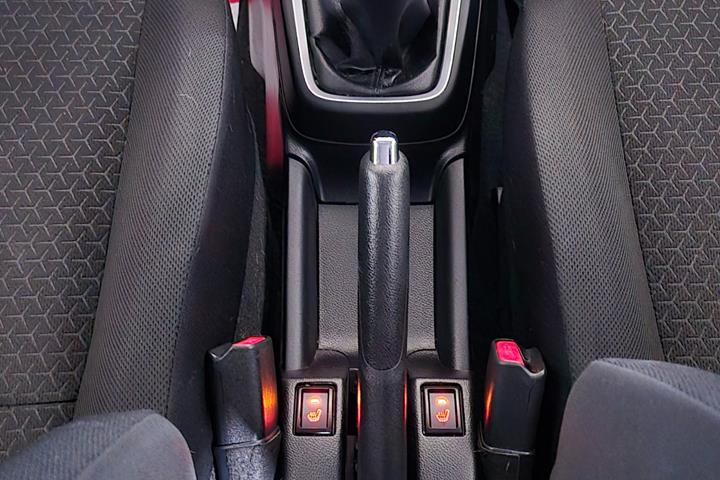 Blå Suzuki Swift fra 2019
