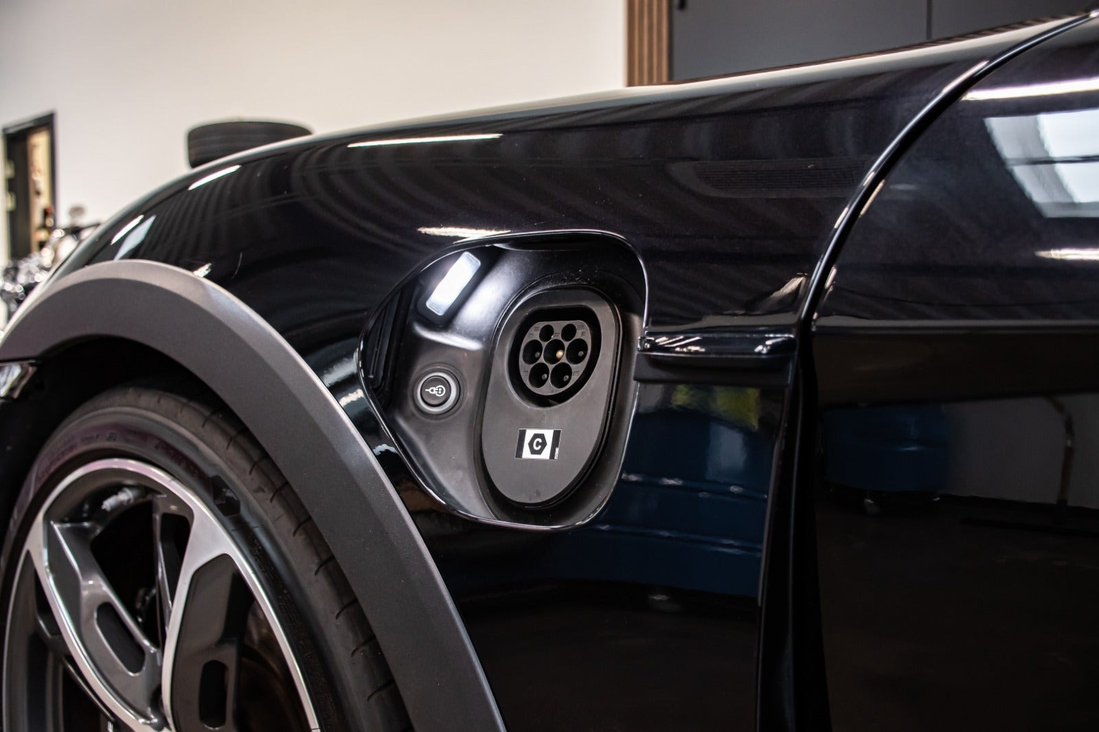 Sort Porsche Taycan 4S fra 2022
