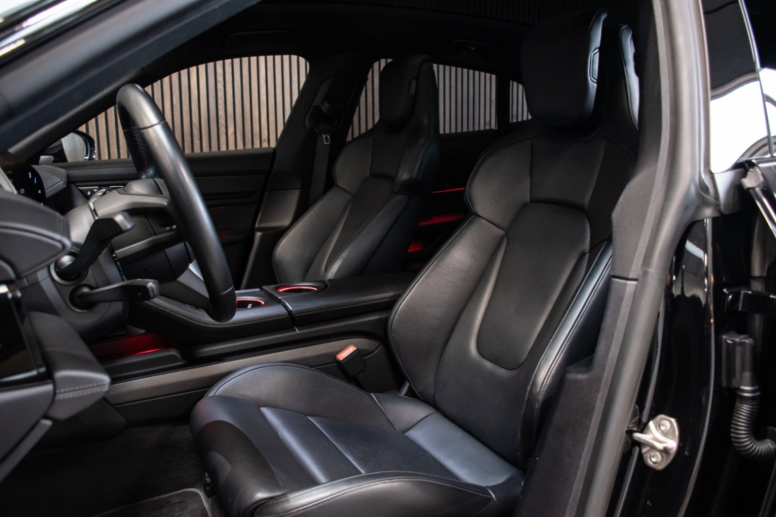 Sort Porsche Taycan 4S fra 2022