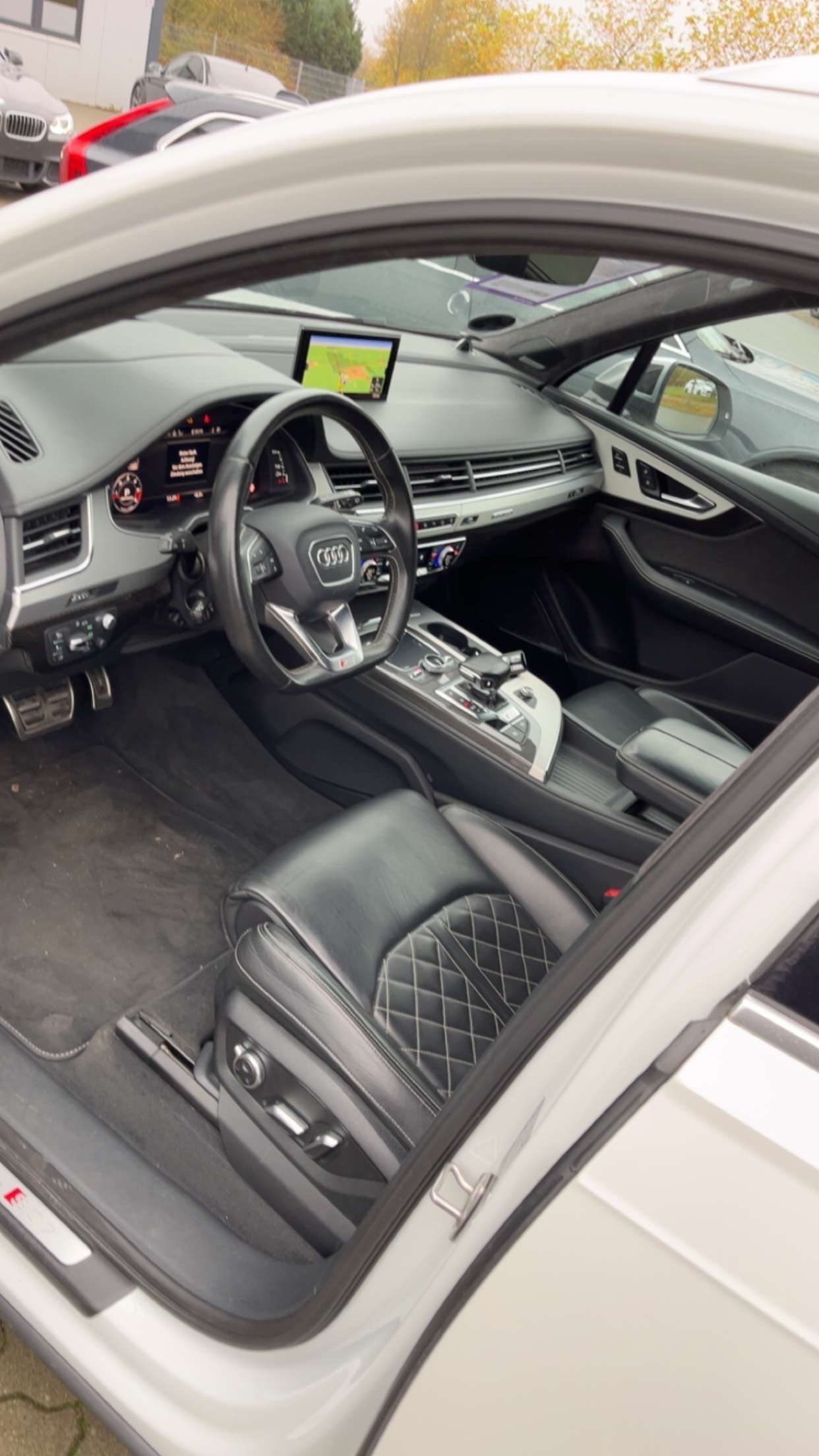Hvid Audi SQ7 fra 2016