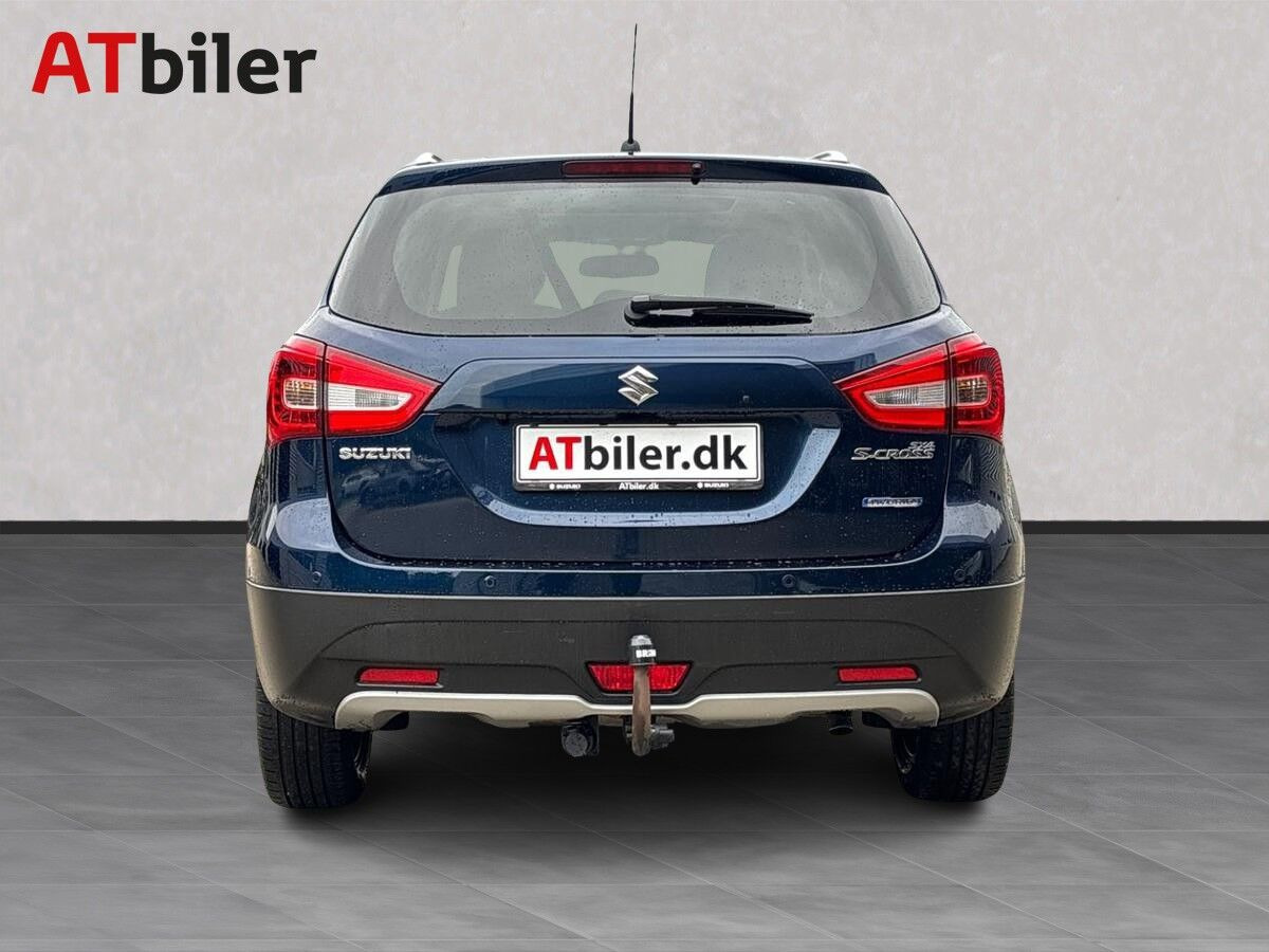 Blå Suzuki S-Cross fra 2021