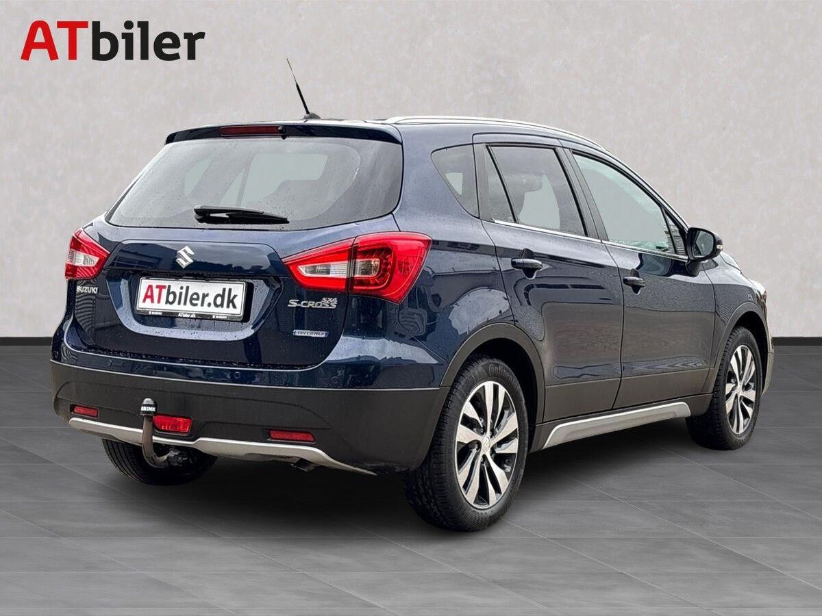 Blå Suzuki S-Cross fra 2021