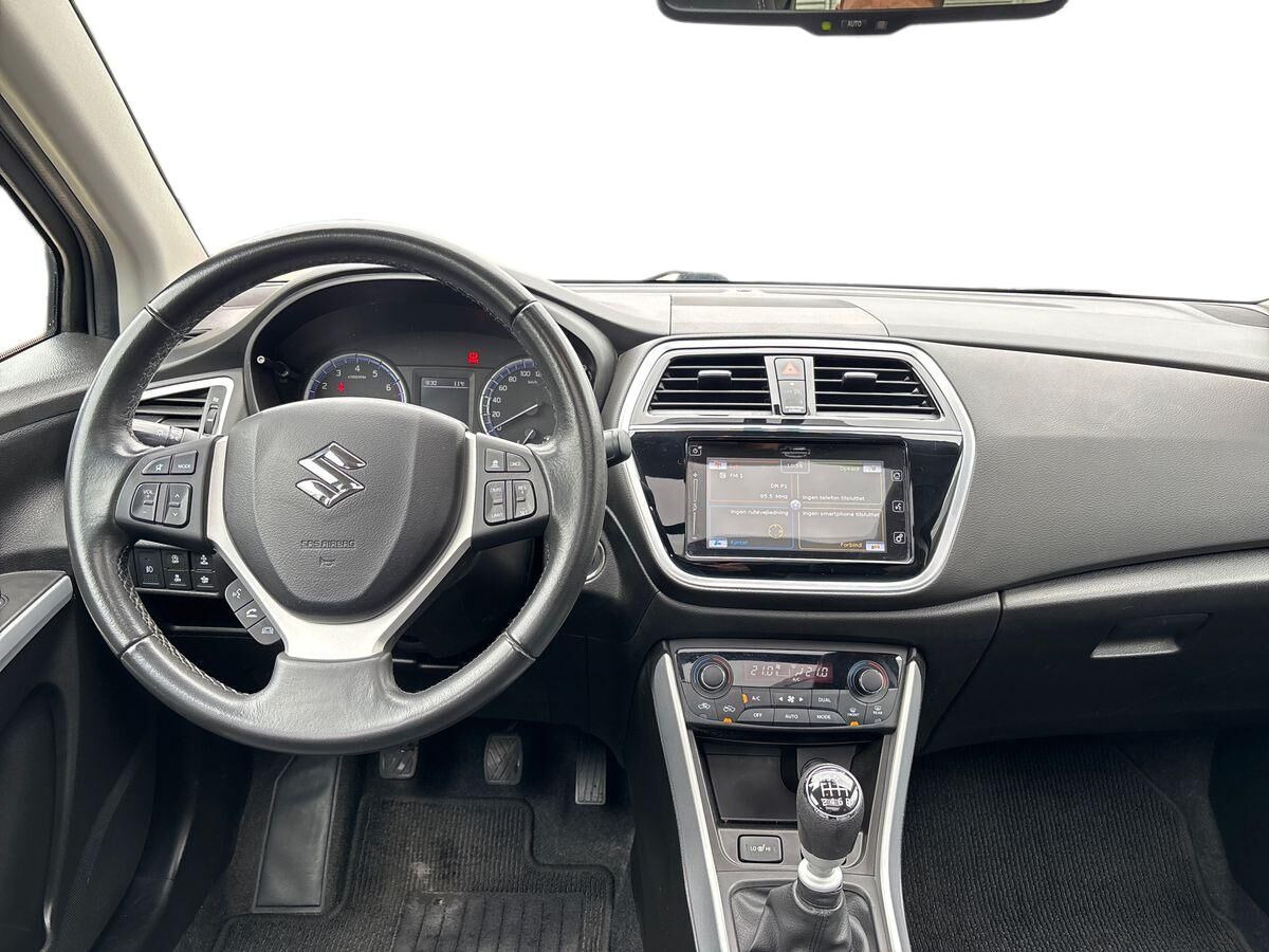 Blå Suzuki S-Cross fra 2021