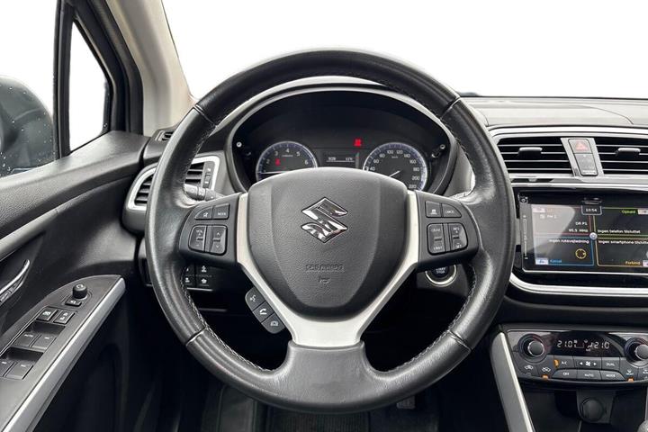 Blå Suzuki S-Cross fra 2021