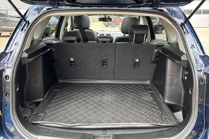 Blå Suzuki S-Cross fra 2021
