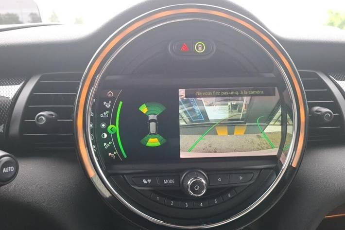 Sølv Mini Cooper fra 2021