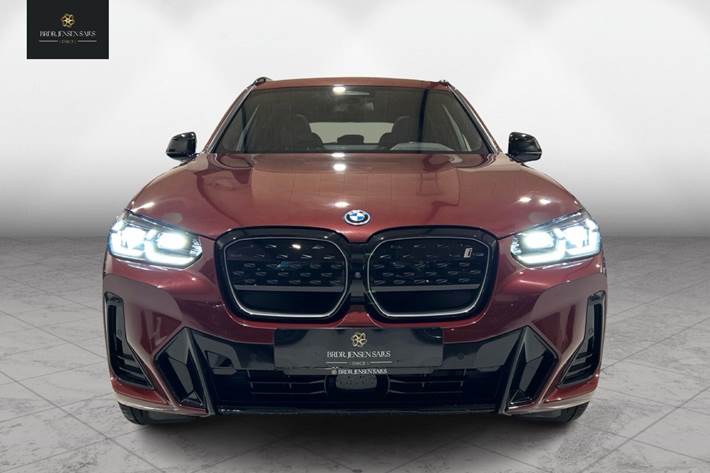 Rød BMW iX3 fra 2023