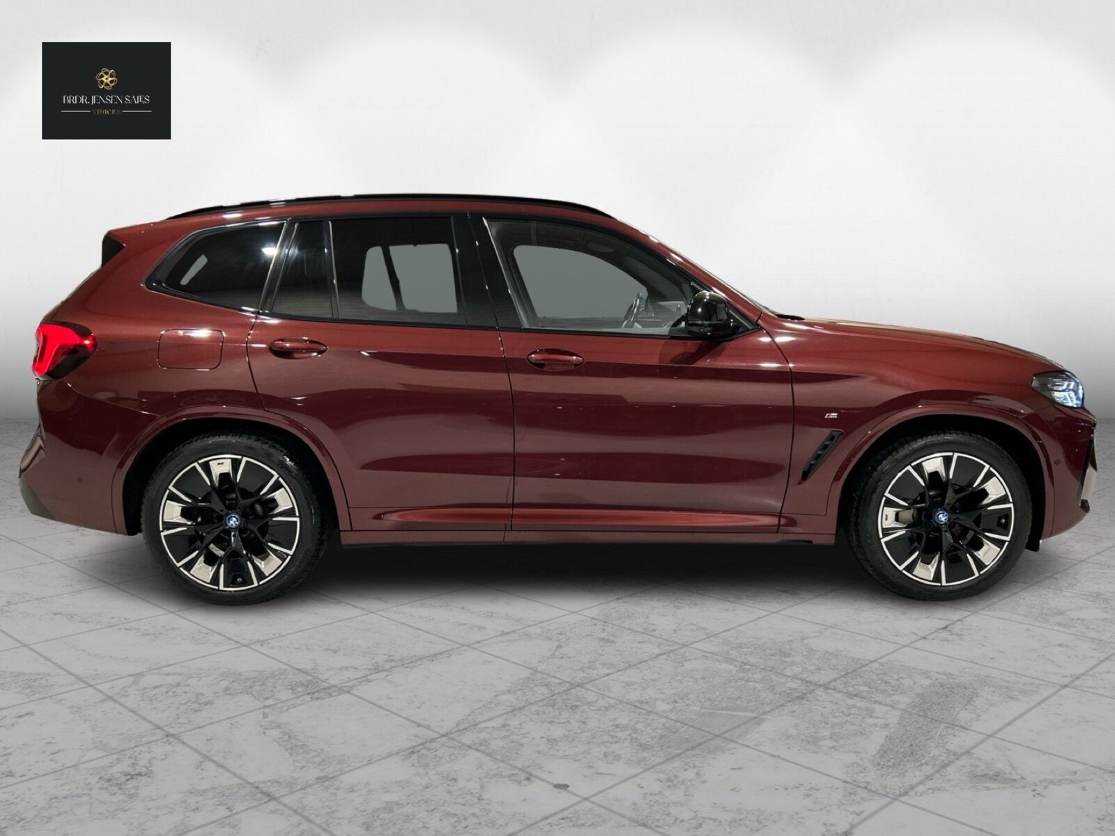 Rød BMW iX3 fra 2023