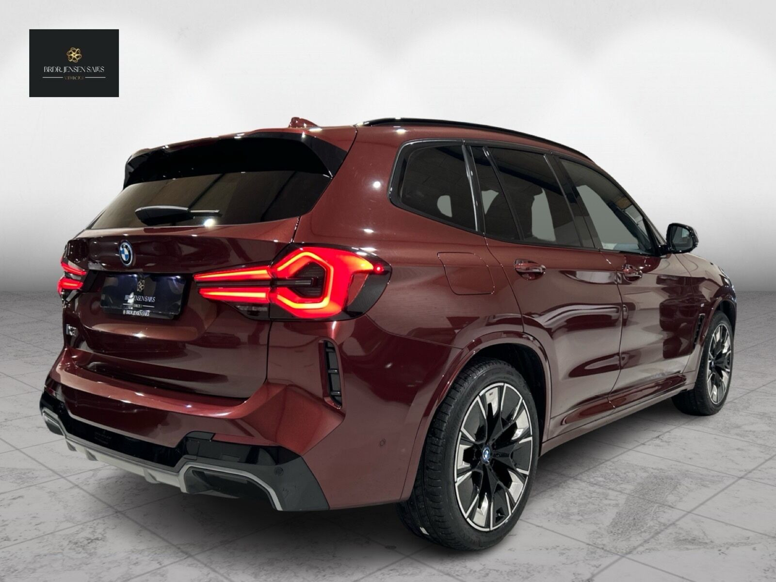 Rød BMW iX3 fra 2023