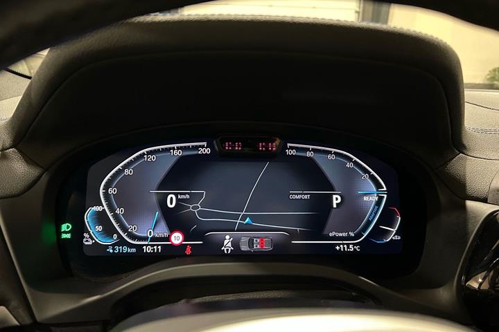 Rød BMW iX3 fra 2023