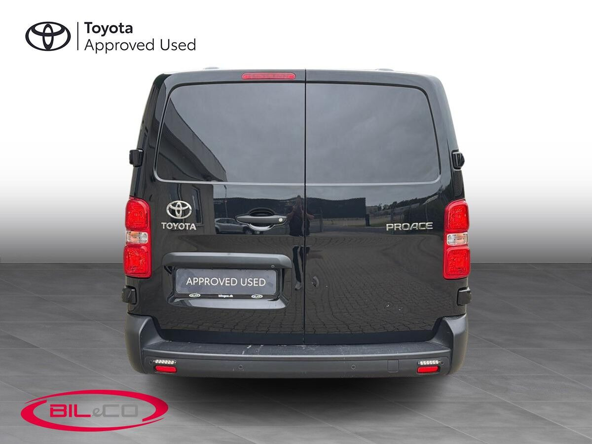 Sort Toyota ProAce fra 2023