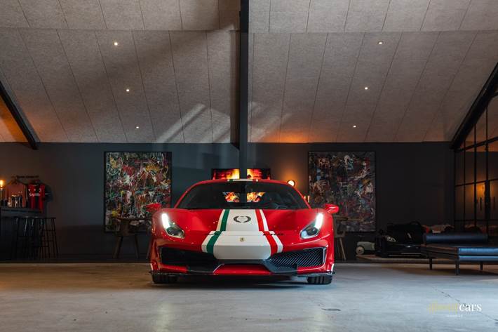 Rød Ferrari 488 Pista Piloti fra 2019