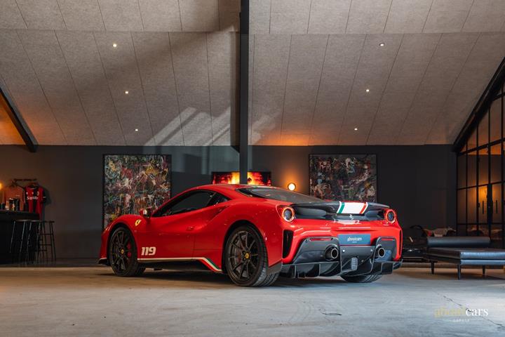 Rød Ferrari 488 Pista Piloti fra 2019