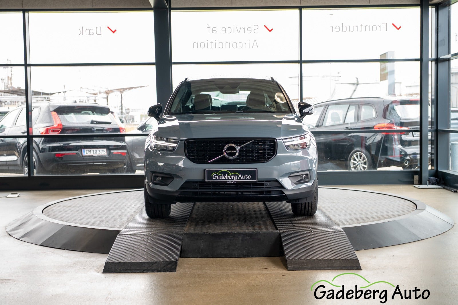 Blå Volvo XC40 fra 2020