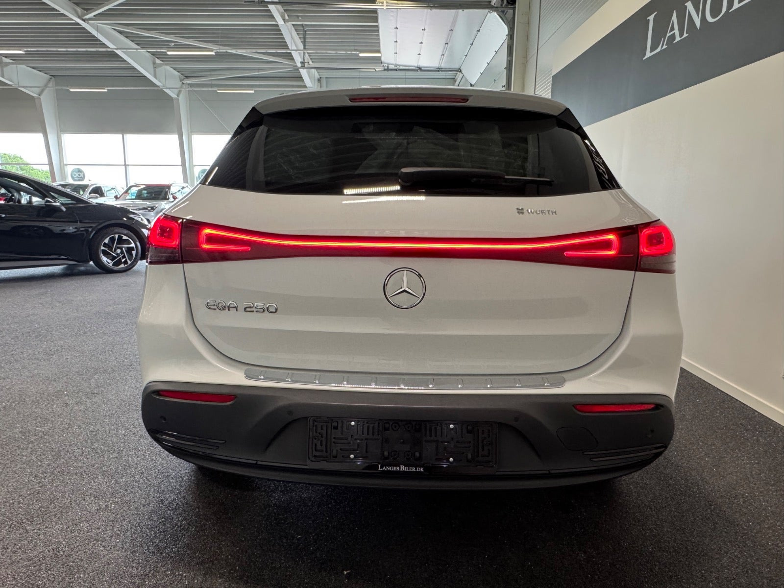 Hvid Mercedes EQA250 fra 2023