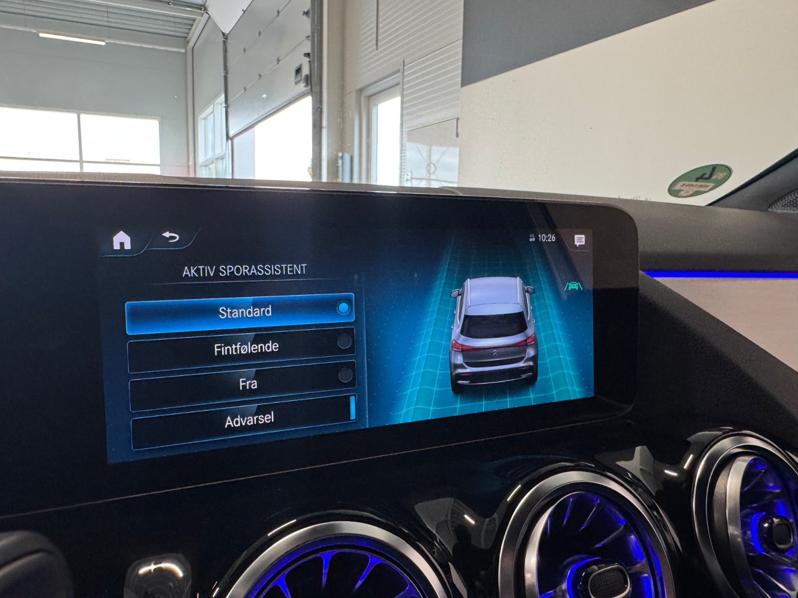 Hvid Mercedes EQA250 fra 2023