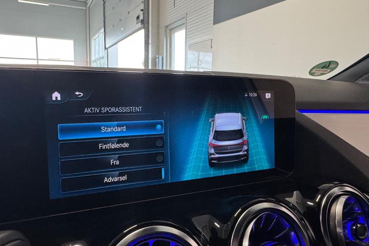 Hvid Mercedes EQA250 fra 2023