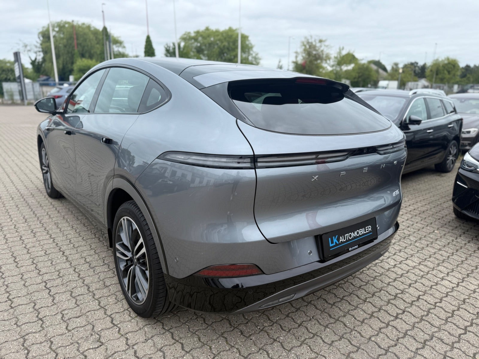 Grå Xpeng G6 fra 2024