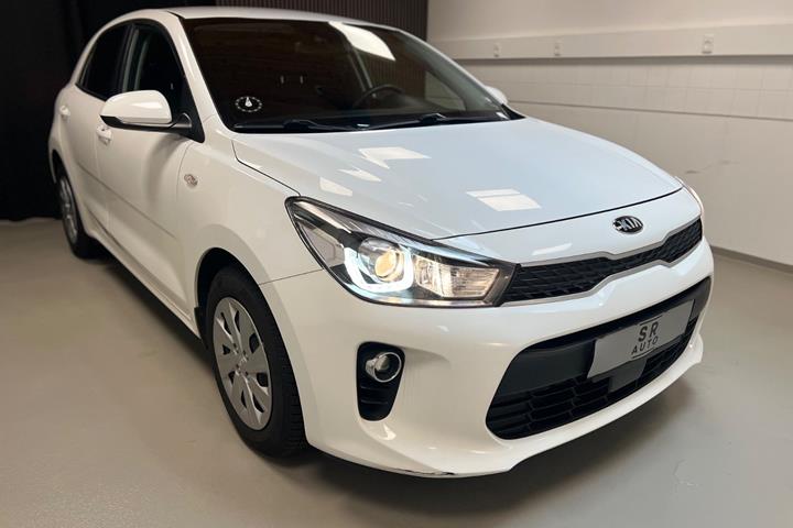 Hvid Kia Rio fra 2017
