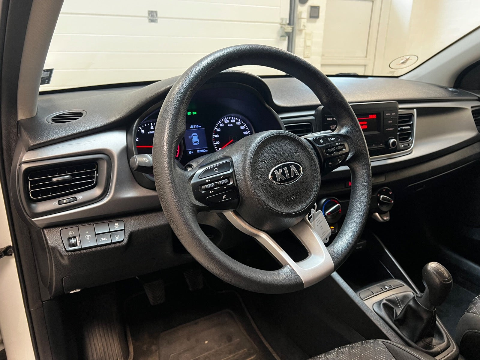 Hvid Kia Rio fra 2017