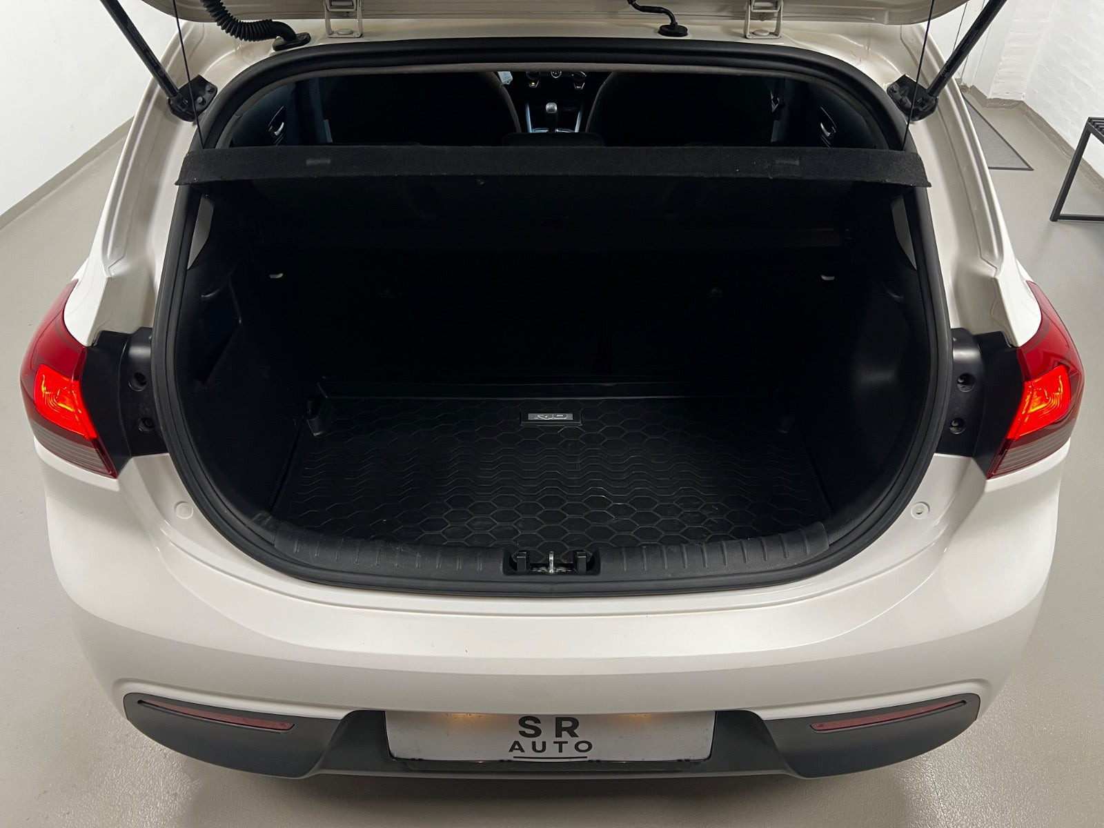 Hvid Kia Rio fra 2017