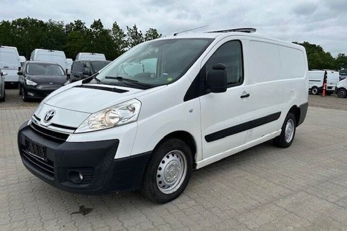 Hvid Toyota ProAce fra 2016