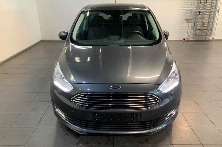 Grå Ford C-MAX fra 2017