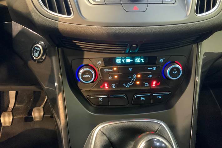 Grå Ford C-MAX fra 2017