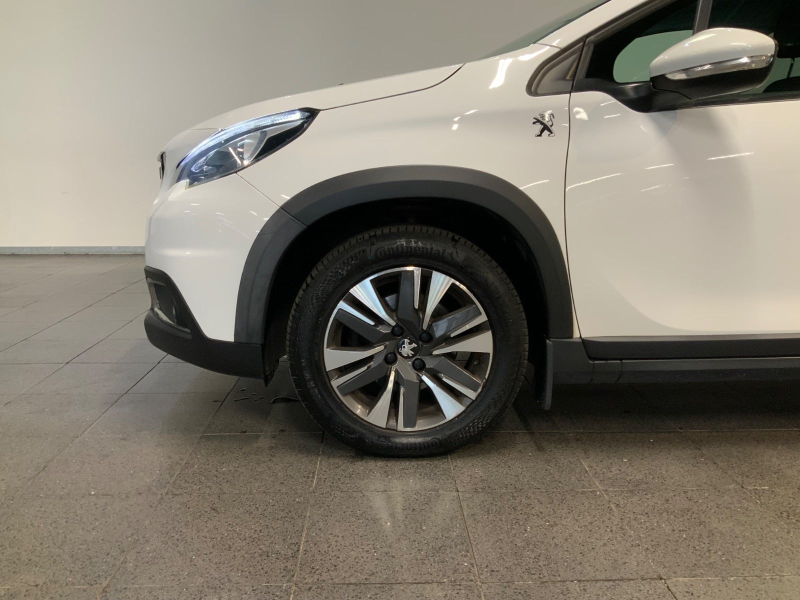 Hvid Peugeot 2008 fra 2018