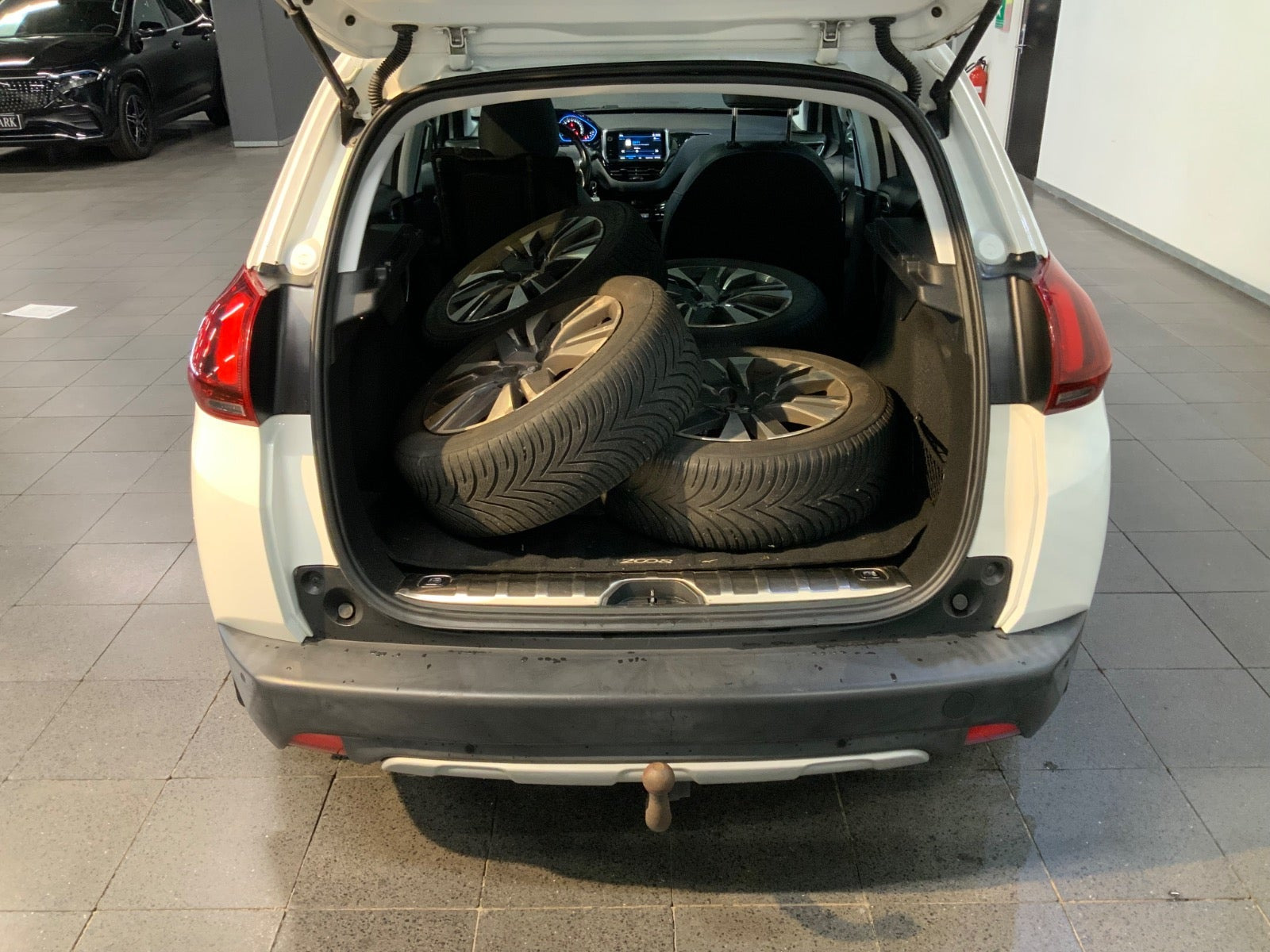 Hvid Peugeot 2008 fra 2018