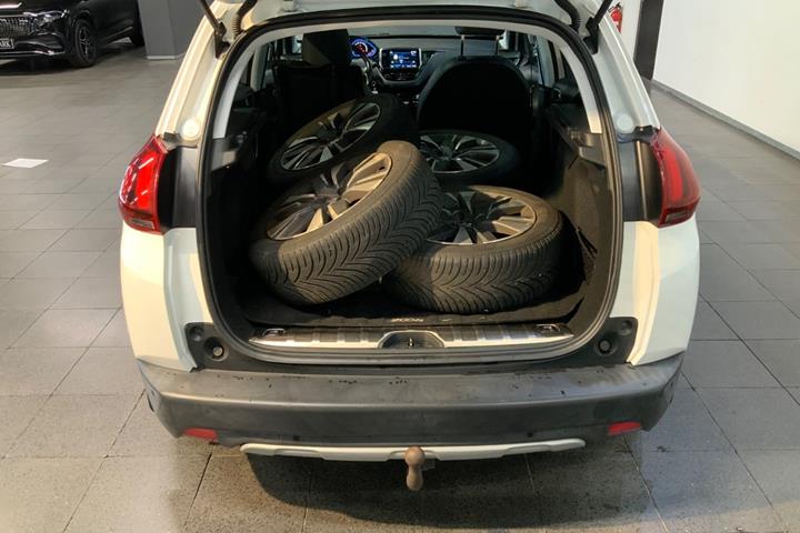 Hvid Peugeot 2008 fra 2018