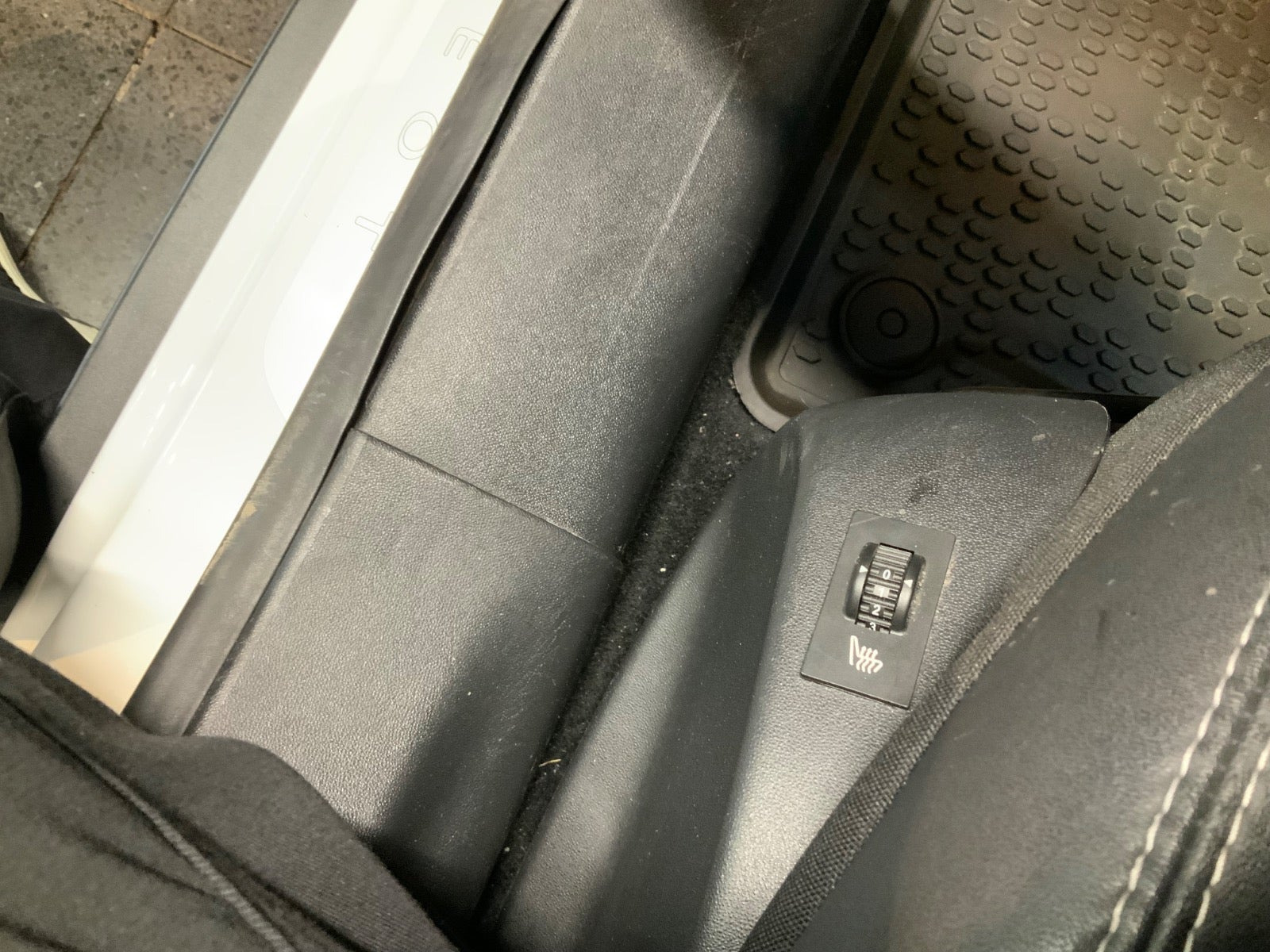 Hvid Peugeot 2008 fra 2018