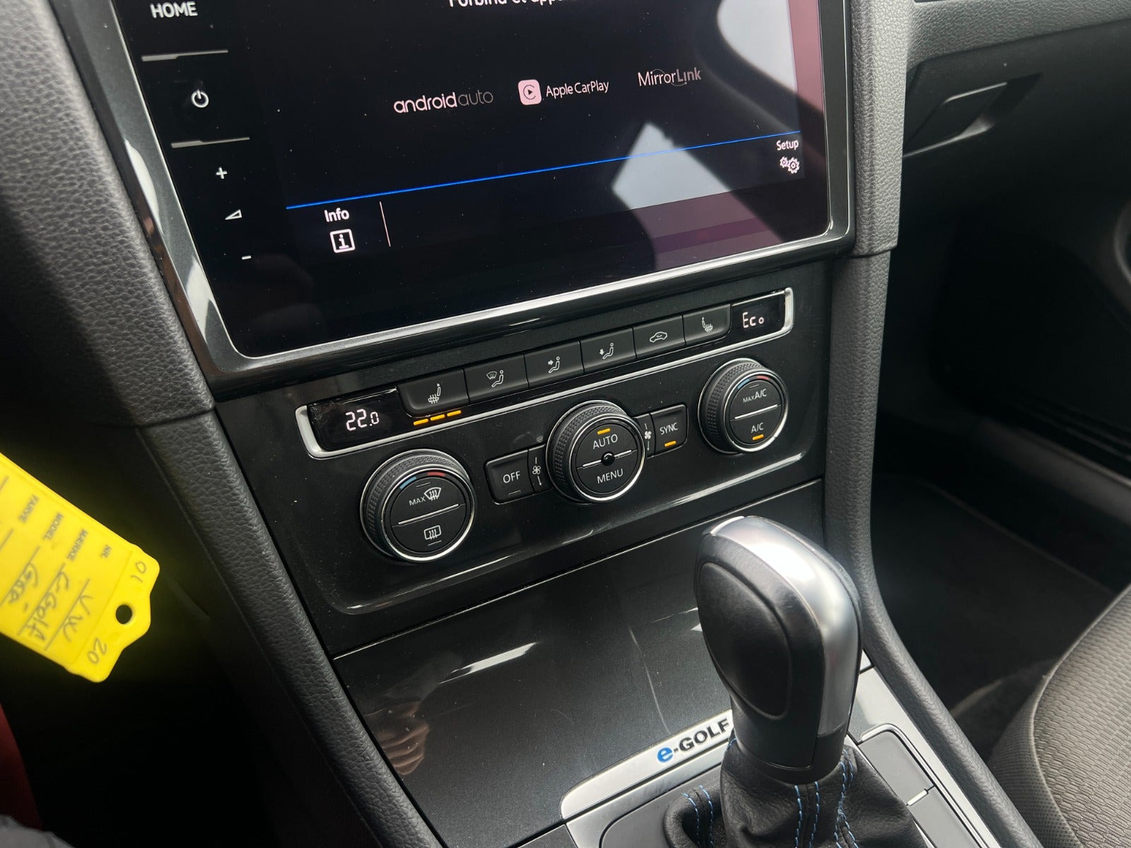 Grå VW e-Golf VII fra 2020 set indefra