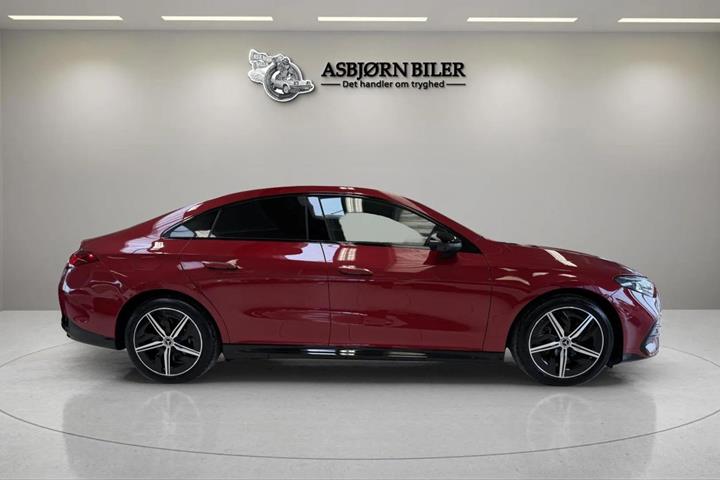 Rød Mercedes CLA250+ fra 2026