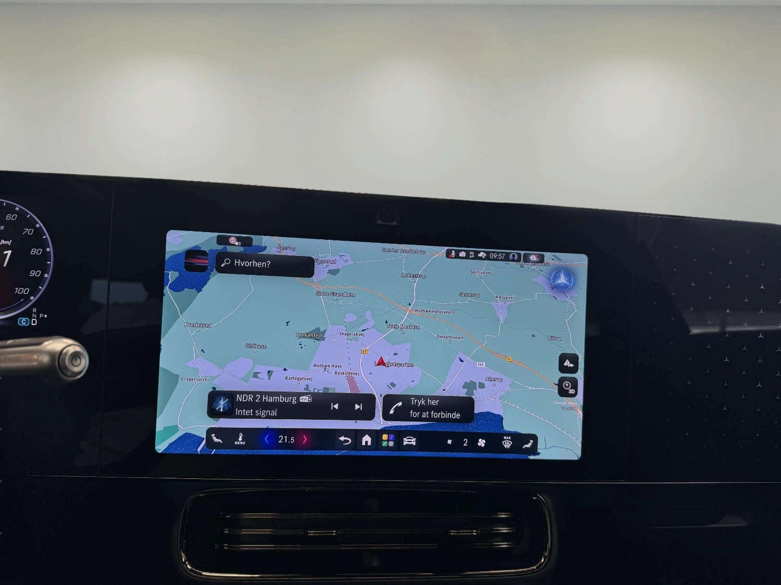 Rød Mercedes CLA250+ fra 2026