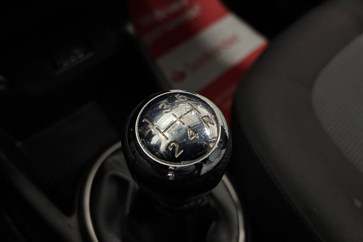 Grå Hyundai i20 fra 2014
