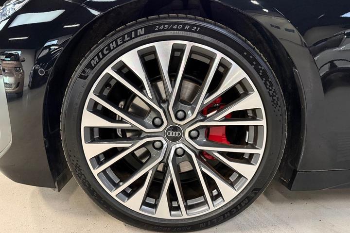 Sort Audi A6 e-tron fra 2025