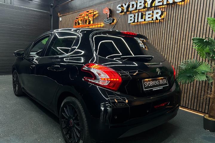 undefined Peugeot 208 fra 2015