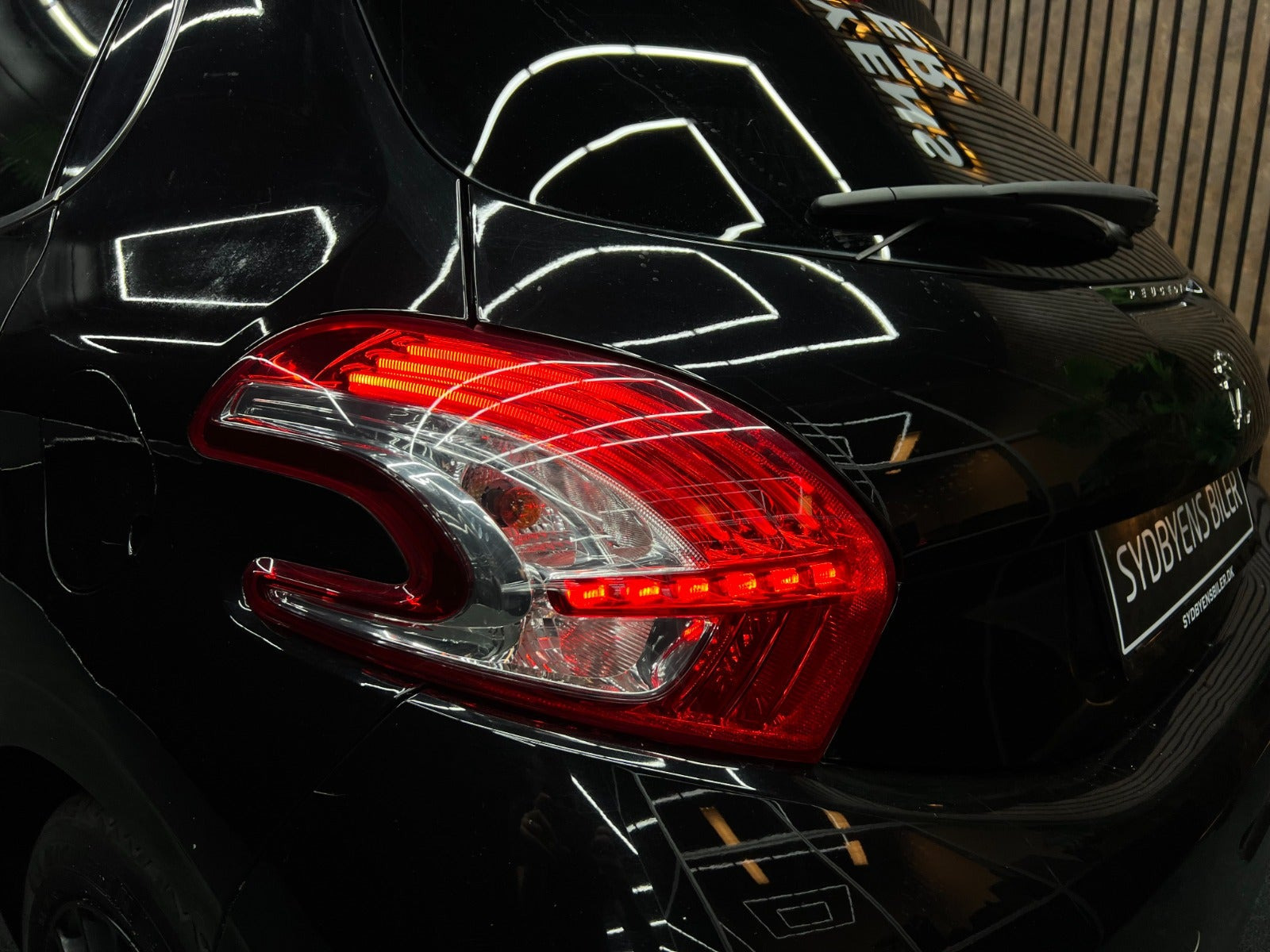 undefined Peugeot 208 fra 2015
