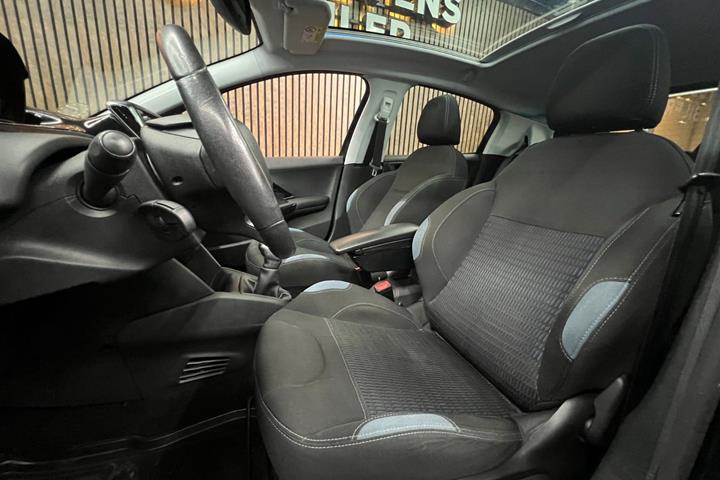 undefined Peugeot 208 fra 2015