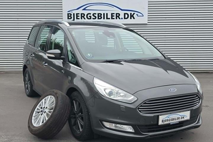 Grå Ford Galaxy fra 2018 set udefra