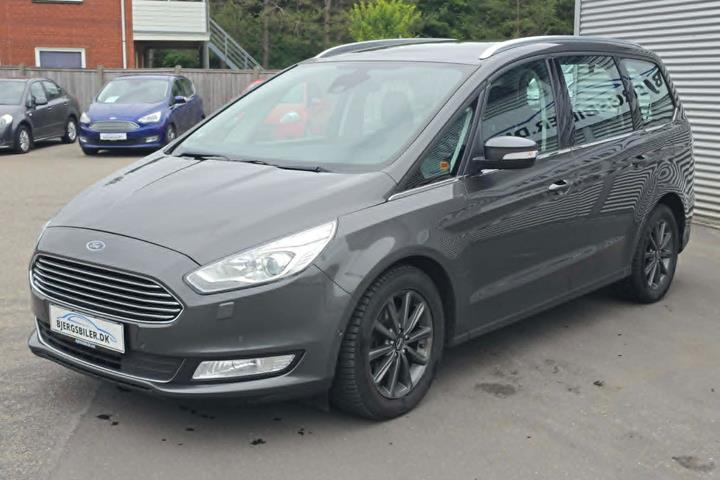 Grå Ford Galaxy fra 2018