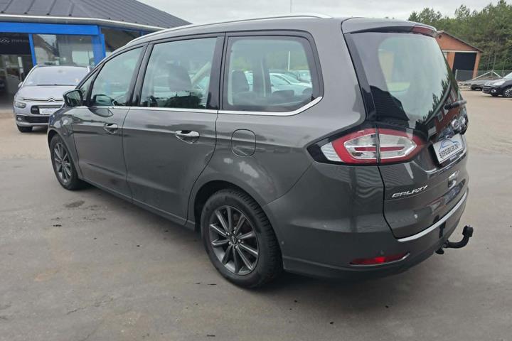 Grå Ford Galaxy fra 2018