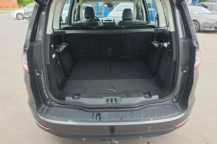 Grå Ford Galaxy fra 2018