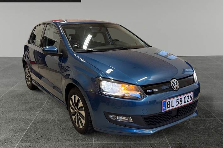 Blå VW Polo fra 2017