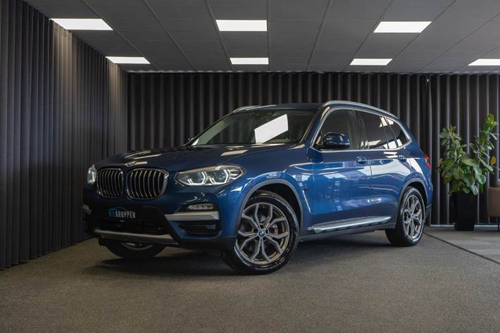 Blå BMW X3 fra 2018