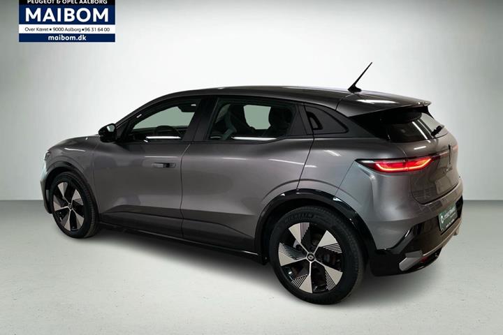 Grå Renault Megane E-Tech fra 2023